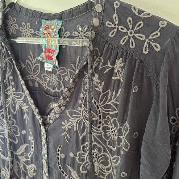 Johnny Was Monroe Blouse Graphite Embroidered Button Front Size XS - Picture 5 of 12